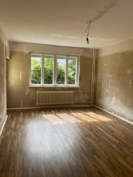 2 Zimmerwohnung mit Balkon, Einbauküche und Wannenbad — photo 1